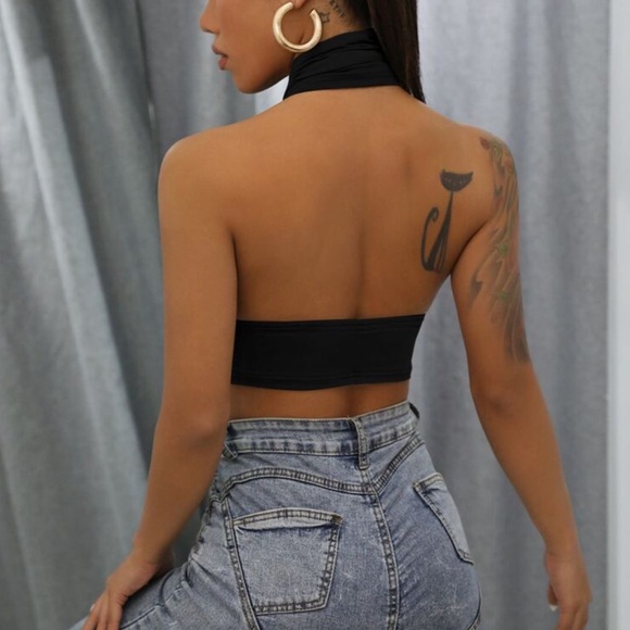 Black halter crop top - Picture 2 of 5